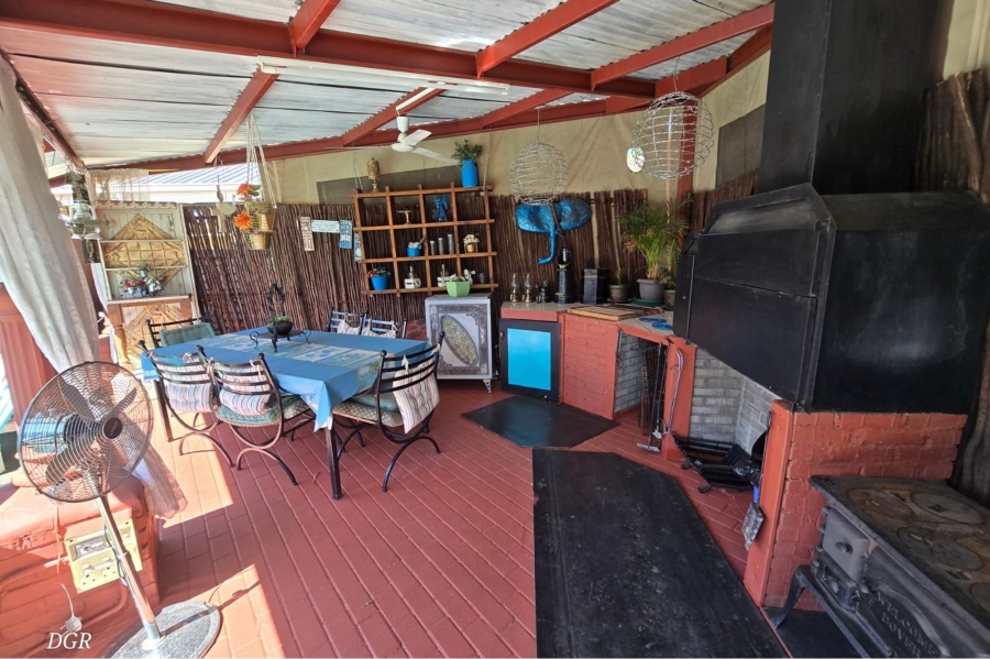 10 Bedroom Property for Sale in Rhodesdene Northern Cape